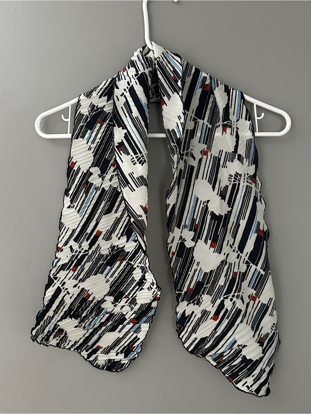 Womens Vintage Pleated Rectangle Scarf Abstract Print Black White Blue Orange